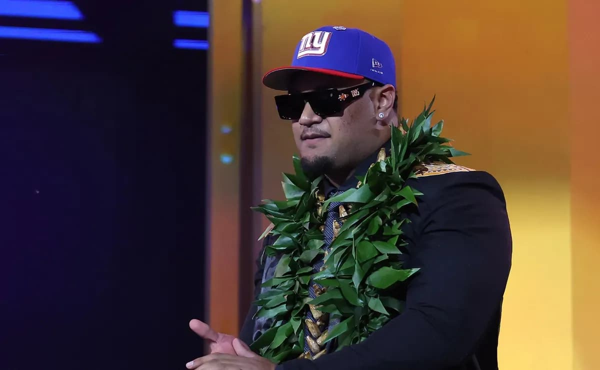 Jon Feliciano has high expectations for Francis Mauigoa with the Giants