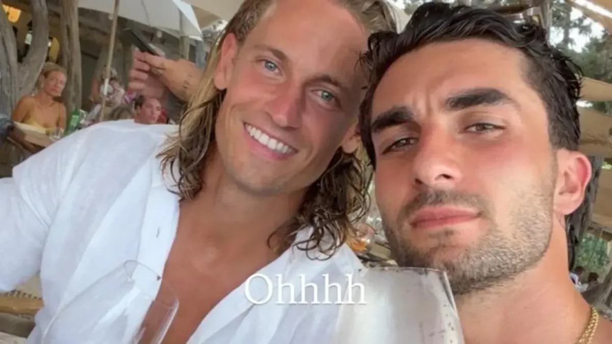 Ferran Torres disfruta en Ibiza mientras define su futuro