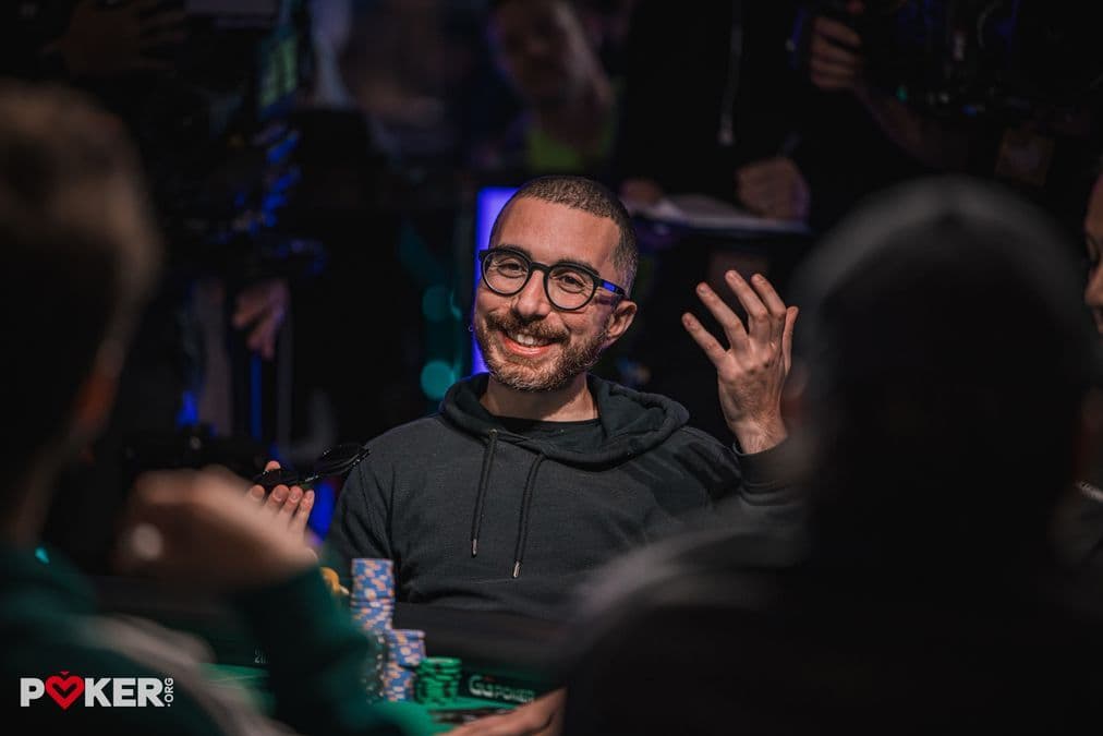 Rami Hammoud en el WSOP Main Event con fichas de póker