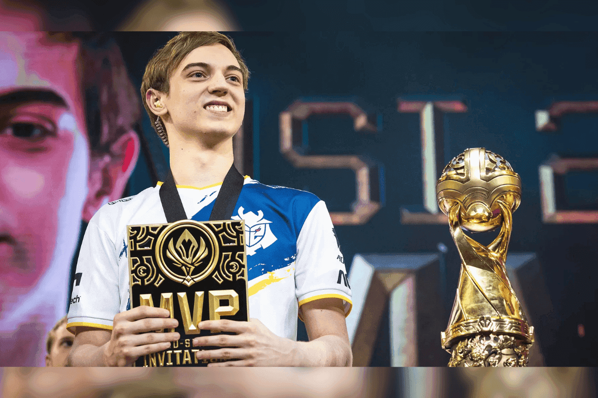 Caps celebrating a victory in G2 Esports jersey