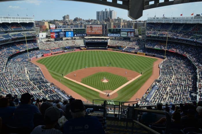 Kalshi firma acuerdos de patrocinio con cinco equipos de la MLB