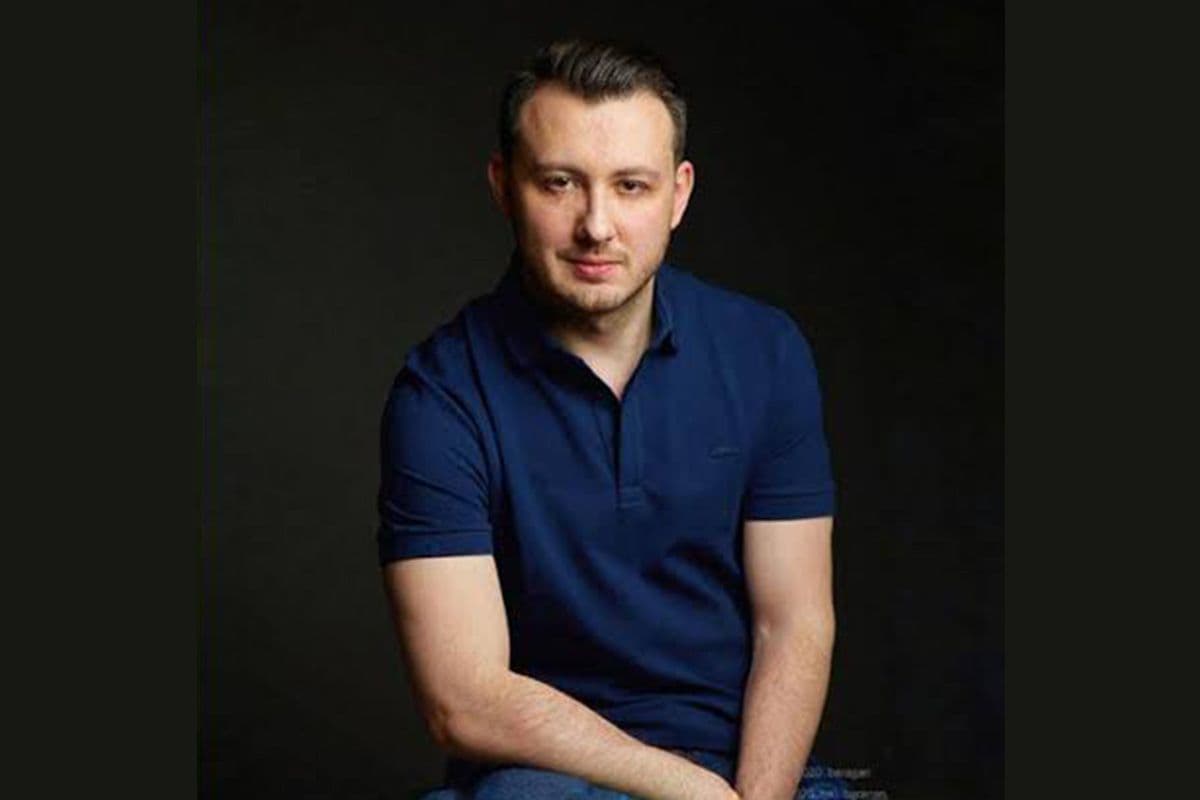 Retratos de Valentin-Ioan Tomescu y la sede de ONJN en Rumanía, representando la transición de liderazgo en la regulación del juego.