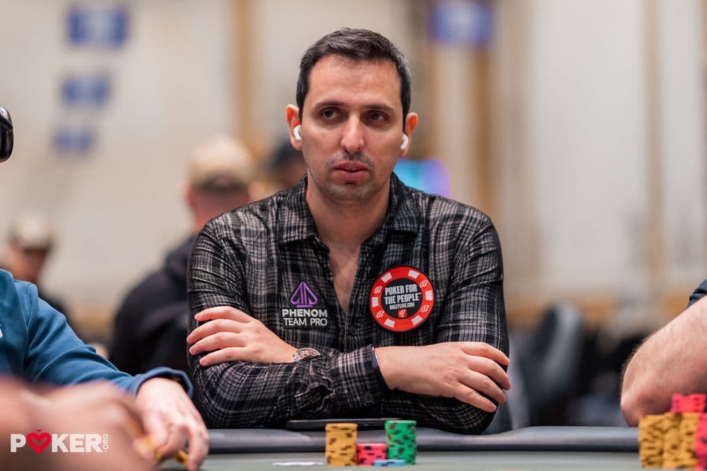 Sergio Aido celebra la victoria junto a la mesa final del WSOP Online GGMillion$ 2026 en GGPoker.