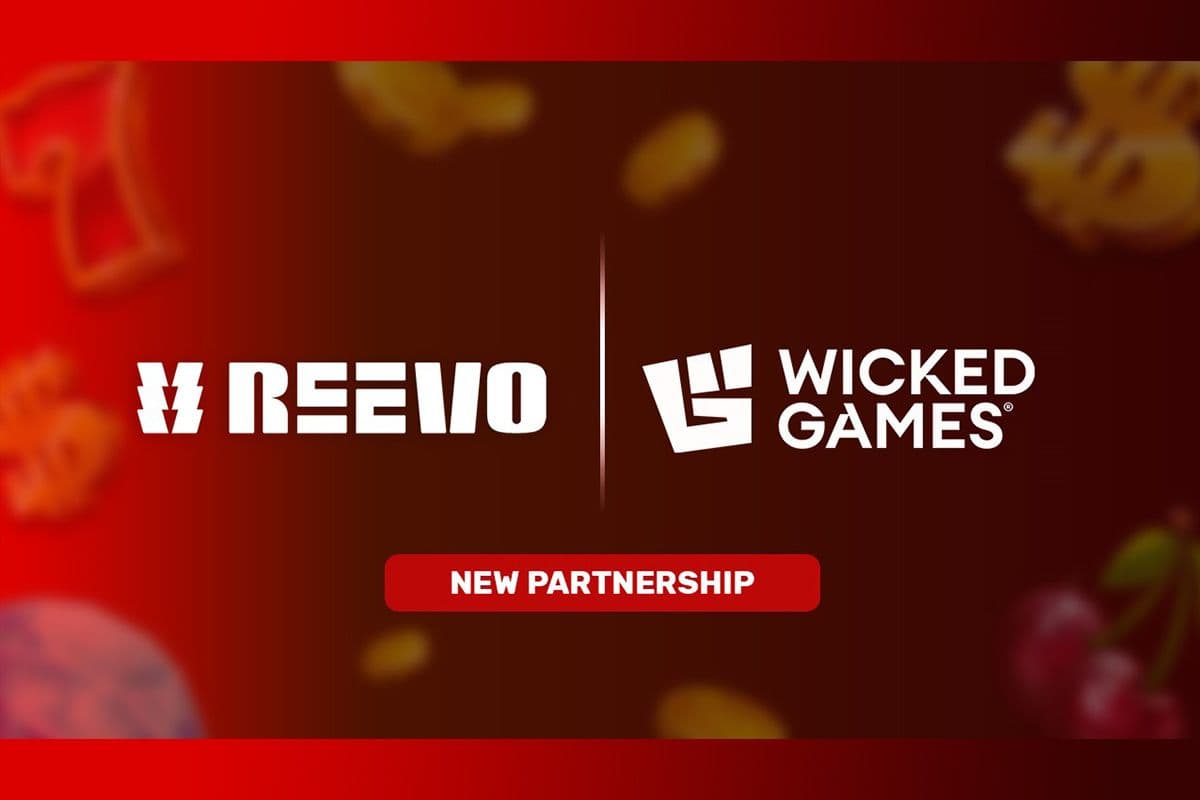 Logotipos de REEVO y Wicked Games uno al lado del otro representando una asociación de agregación y distribución de contenido de tragamonedas