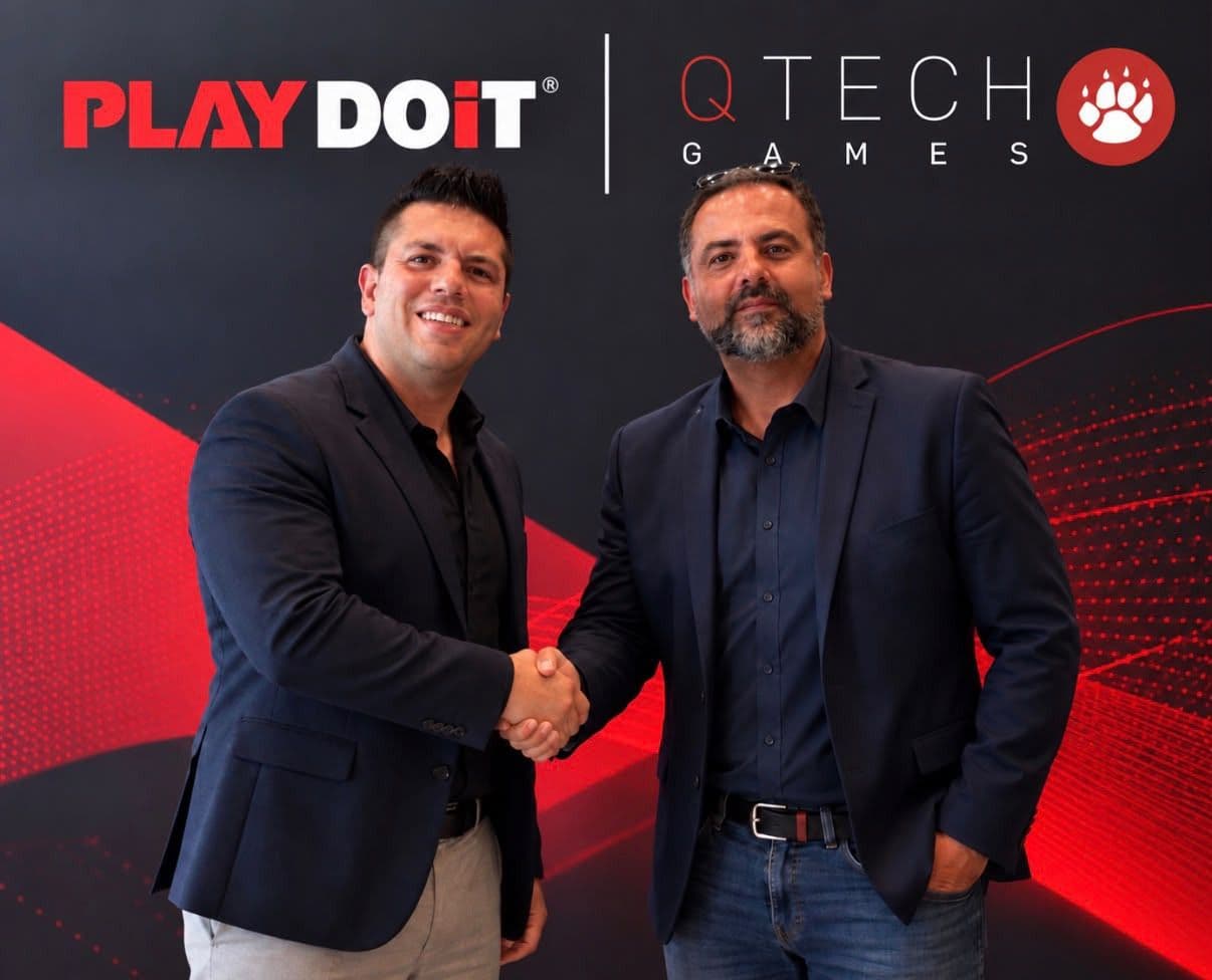 Playdoit and QTech logos with a stylised map of Mexico and casino game thumbnails, representing expanded content aggregation and crash games