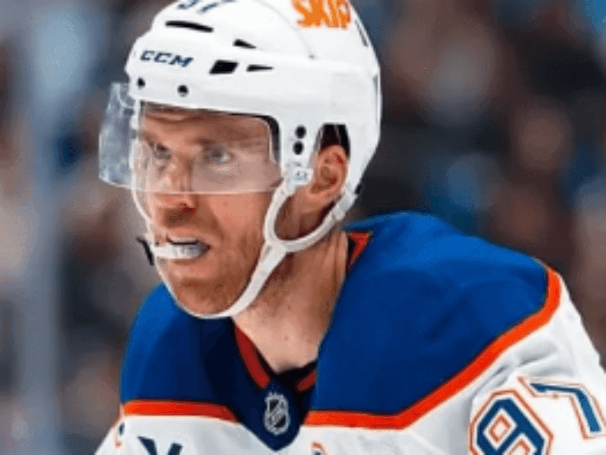 Connor McDavid in Edmonton Oilers jersey beside BetMGM responsible gambling messaging and app controls