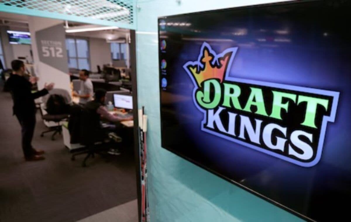 Registro de la Louisiana Gaming Control Board y documentos de cumplimiento junto a la marca DraftKings