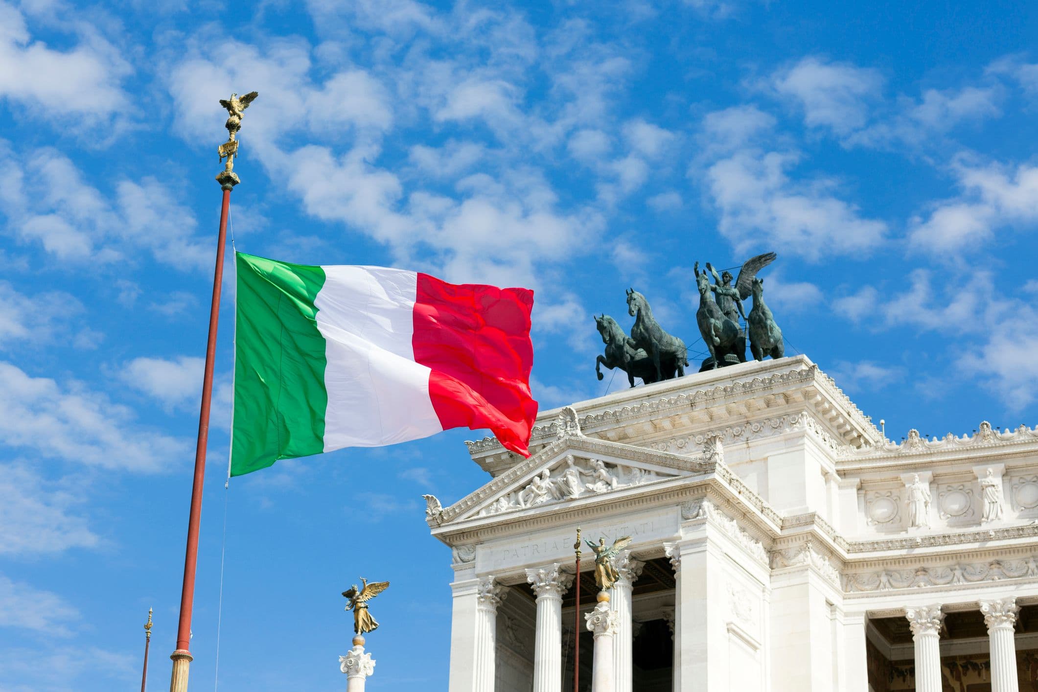 Gráfico ilustrativo del crecimiento del mercado de juego online en Italia y cifras de H2 Gambling Capital