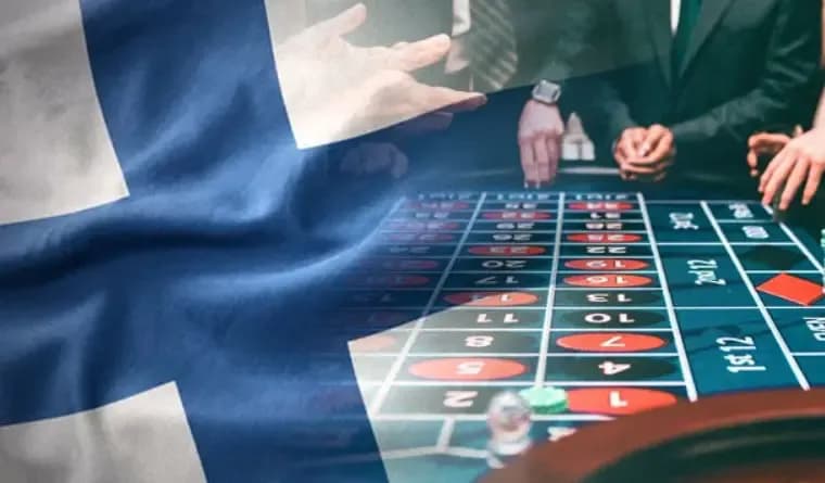 Edificio institucional finlandés con sobreimpresión de licencias y cifras de mercado de juego