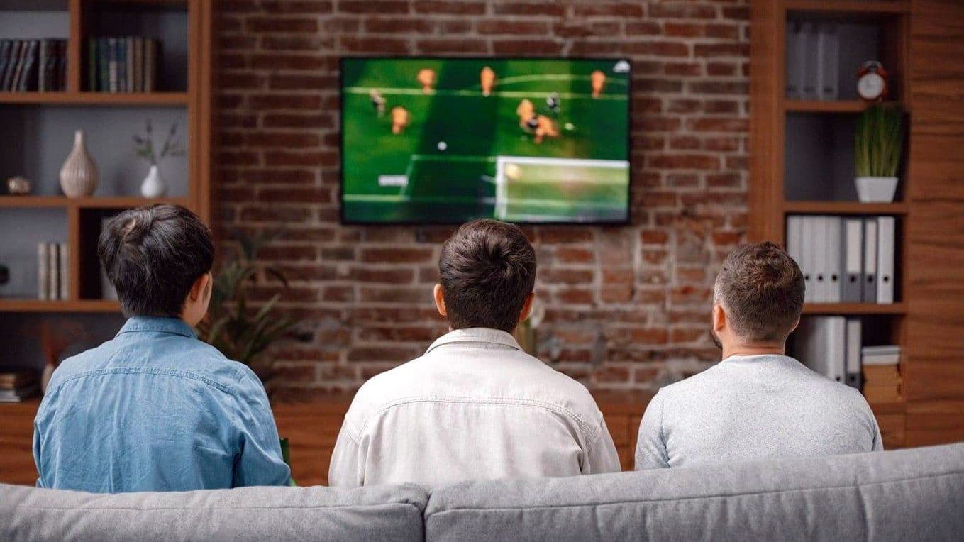 Gráfica que muestra inversión publicitaria en televisión de casas de apuestas en Brasil entre 2025 y 2026