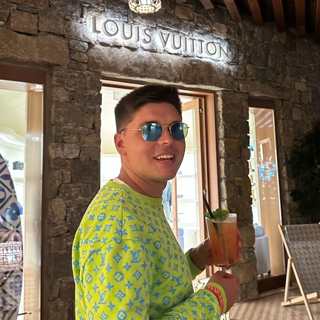 Vsevolod Hrydchyn — Founder, Chief Executive Officer (CEO), Dragon Hunters